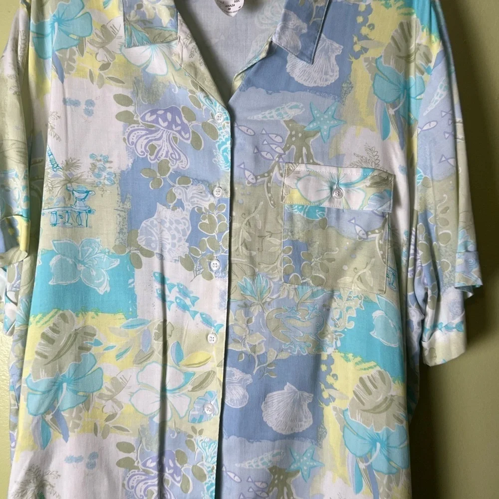 Company collection size 20 women’s Floral Button-Up Shirt - Picture 4 of 10